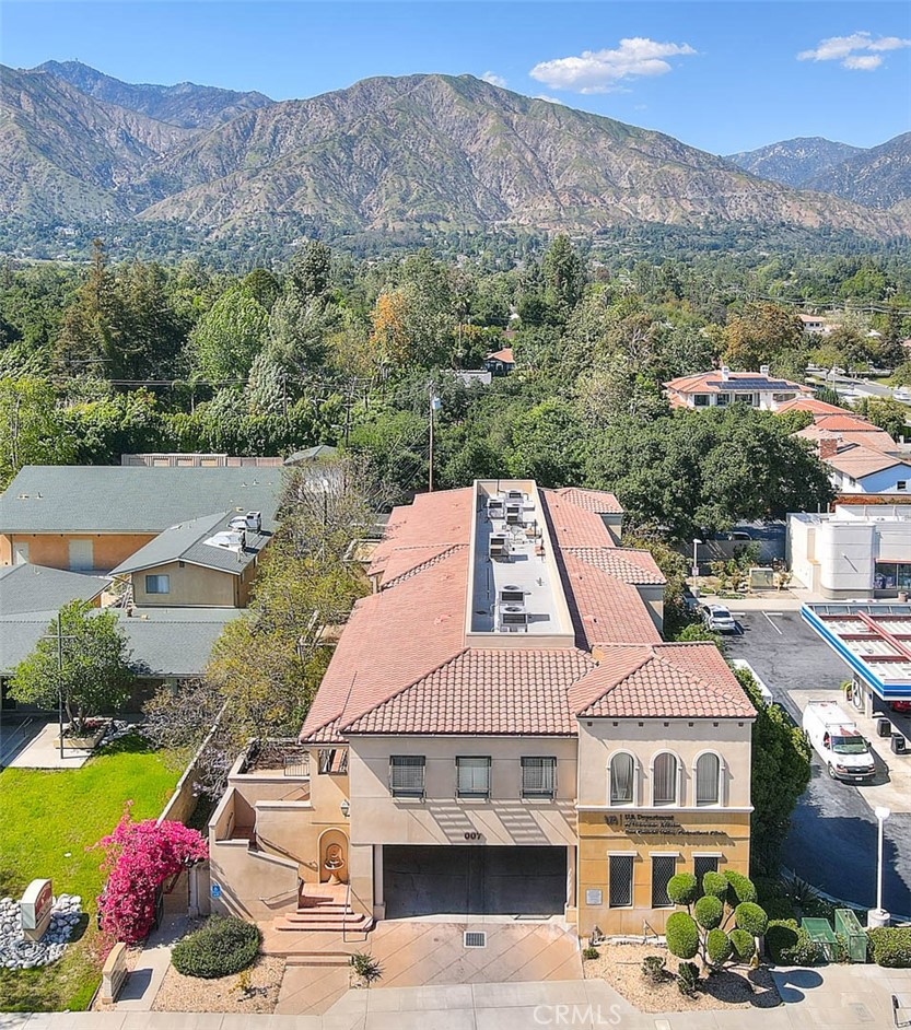 7 W Foothill Boulevard