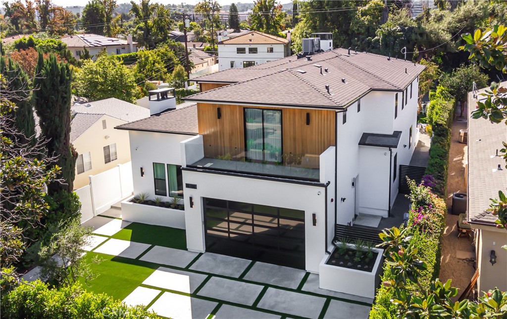 16706 Magnolia