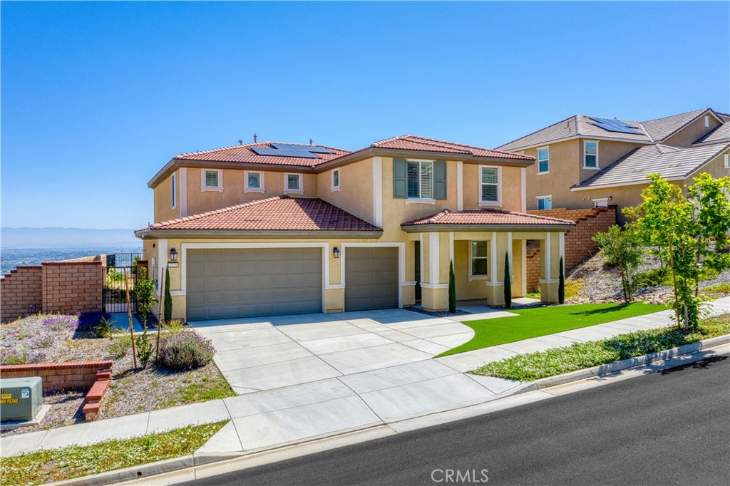2725 Sierra Bella Drive