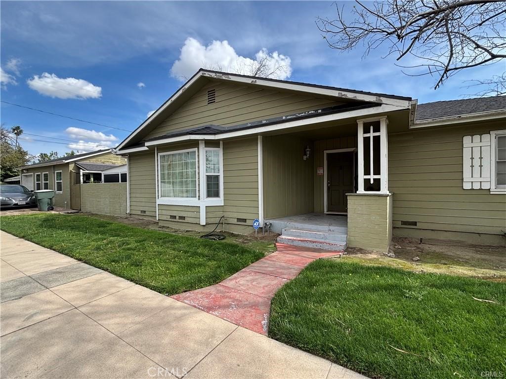 3297 N Pershing 2