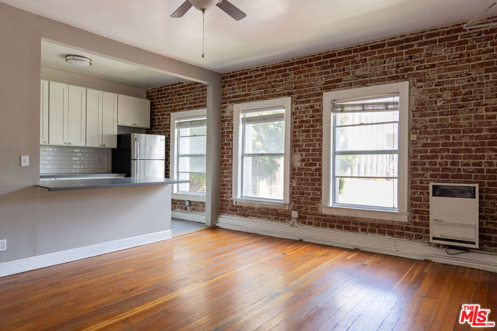 661 Shatto Place 201
