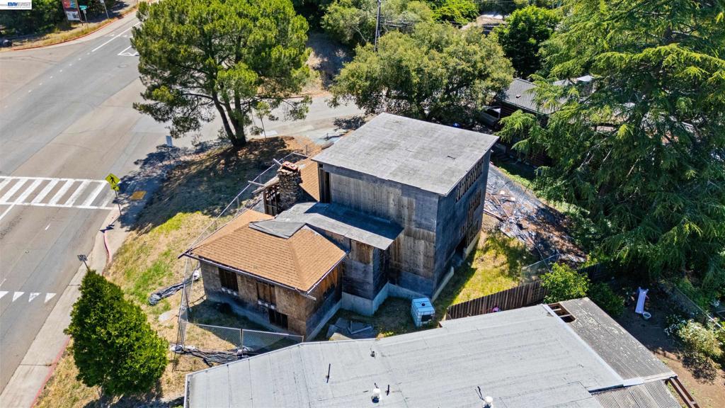 3551 Joaquin Miller Rd
