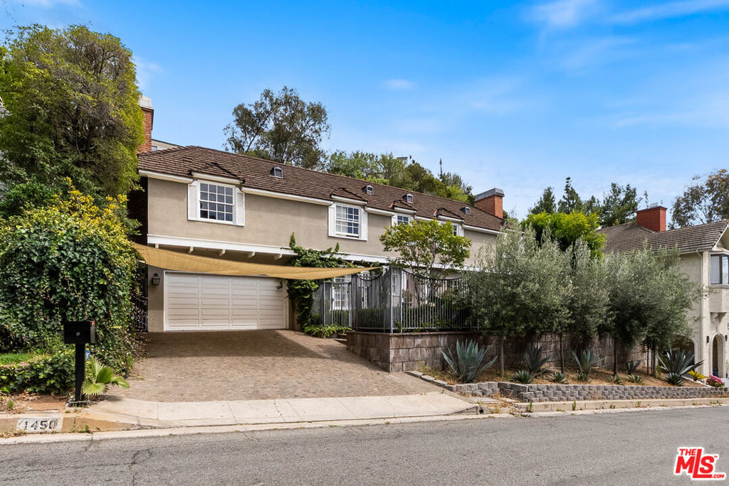 1450 N Doheny Drive