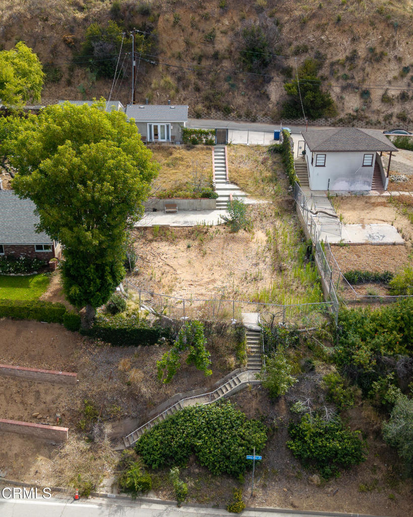 1205 E Loma Alta Drive
