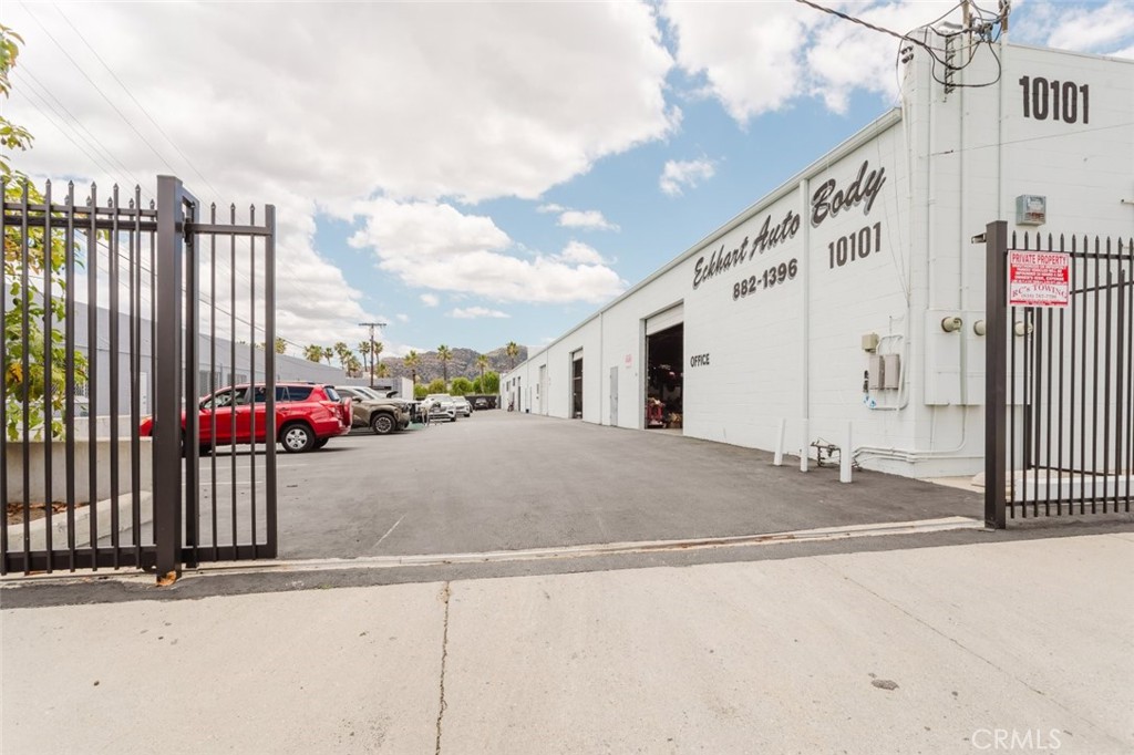 10101 Canoga Avenue 6