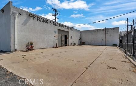 411 E Rosecrans