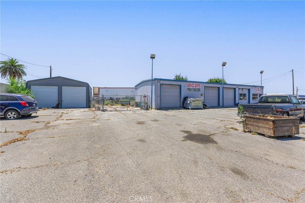 1450 W Main