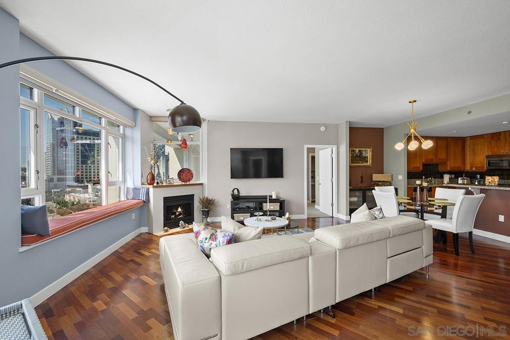 700 W Harbor 1205