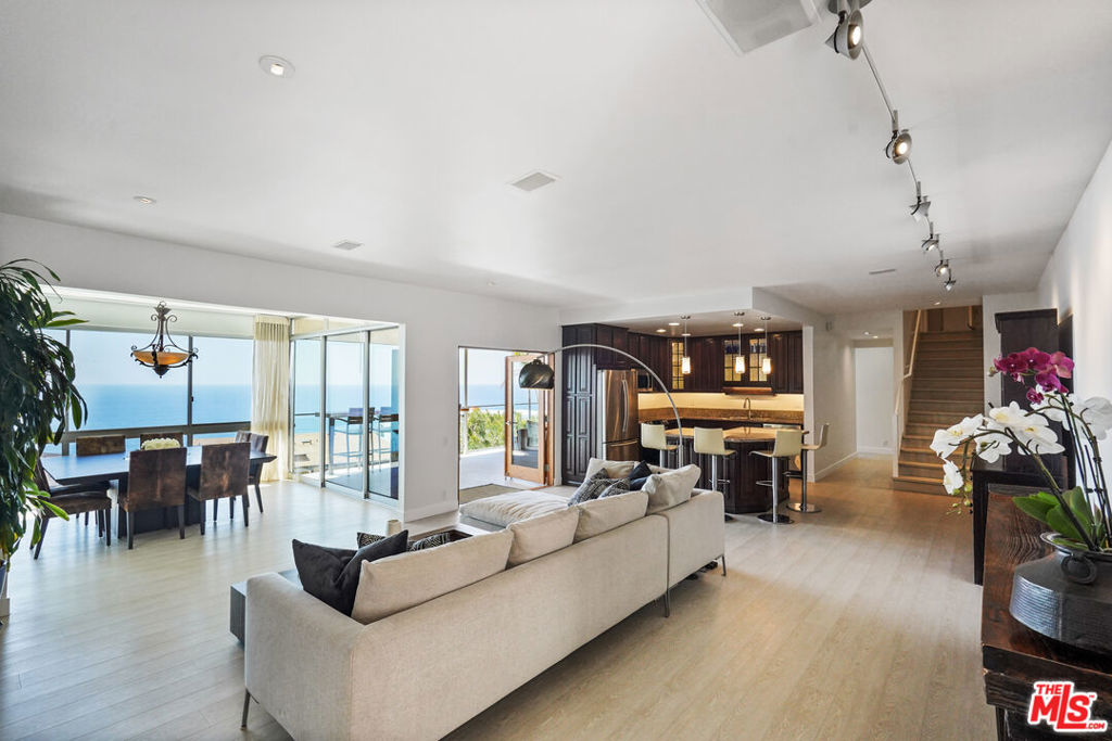 18101 COASTLINE Drive