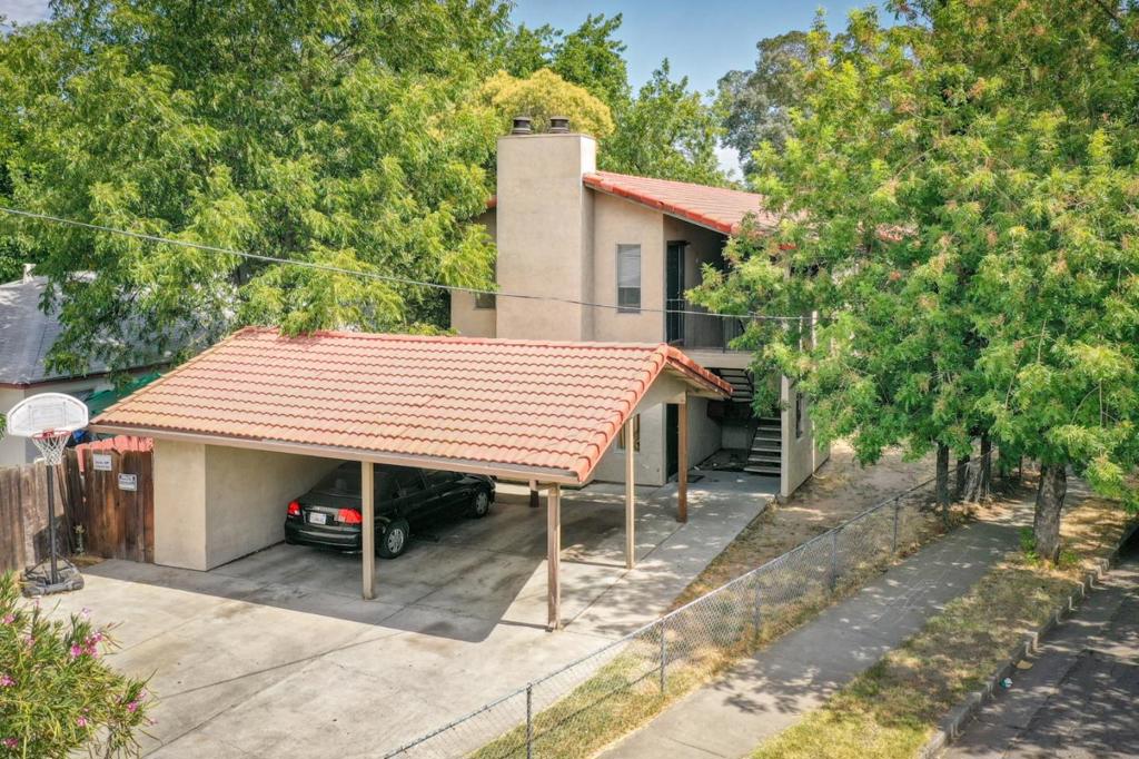 1883 W Flora Street