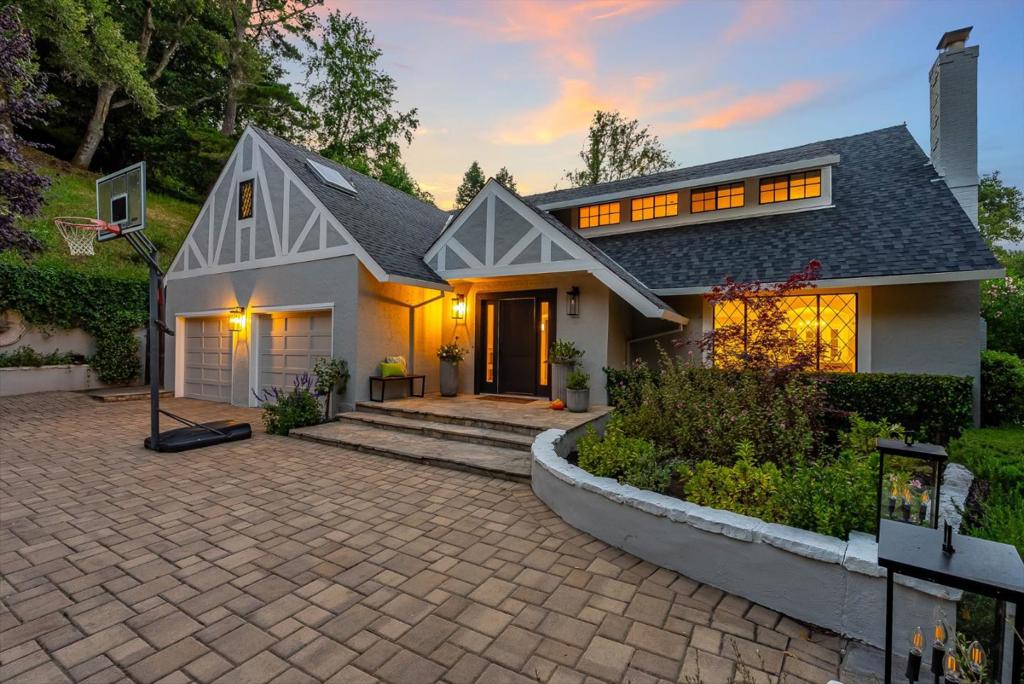 220 Robin Road
