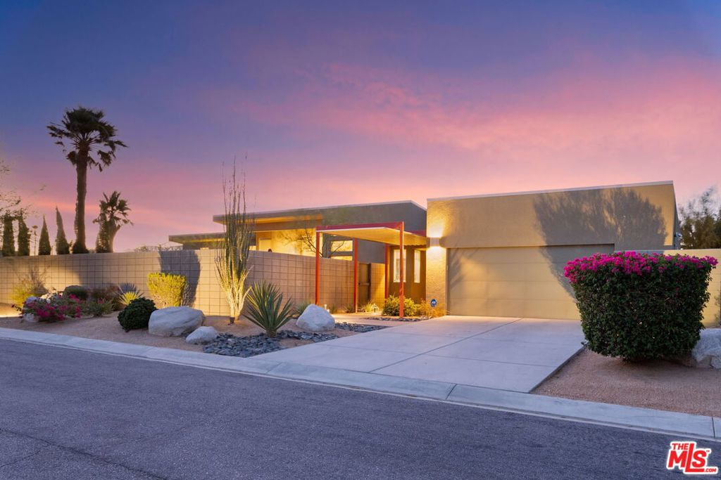 1090 Azure Court