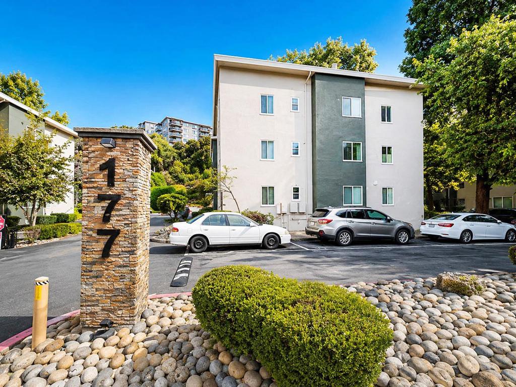 177 N El Camino Real 36