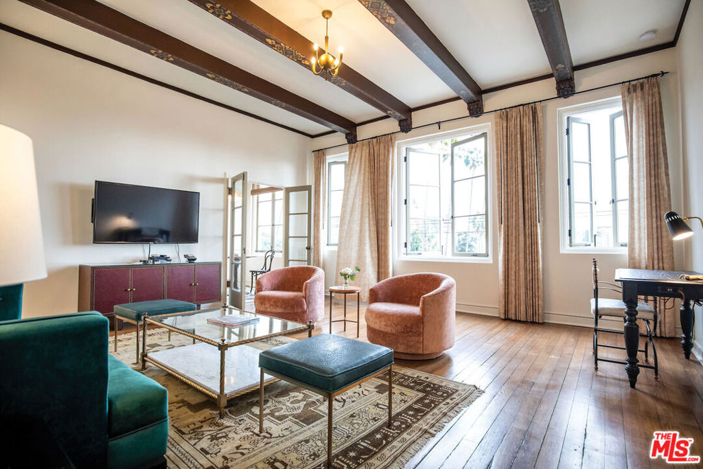 5959 Franklin Avenue 301