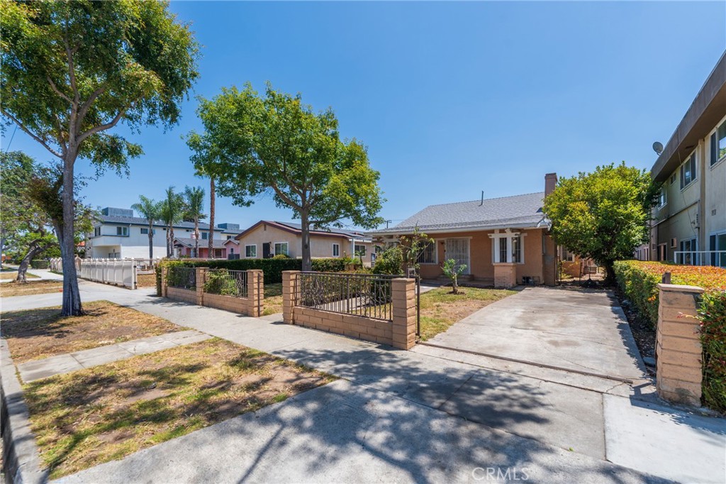 532 S Flower Street