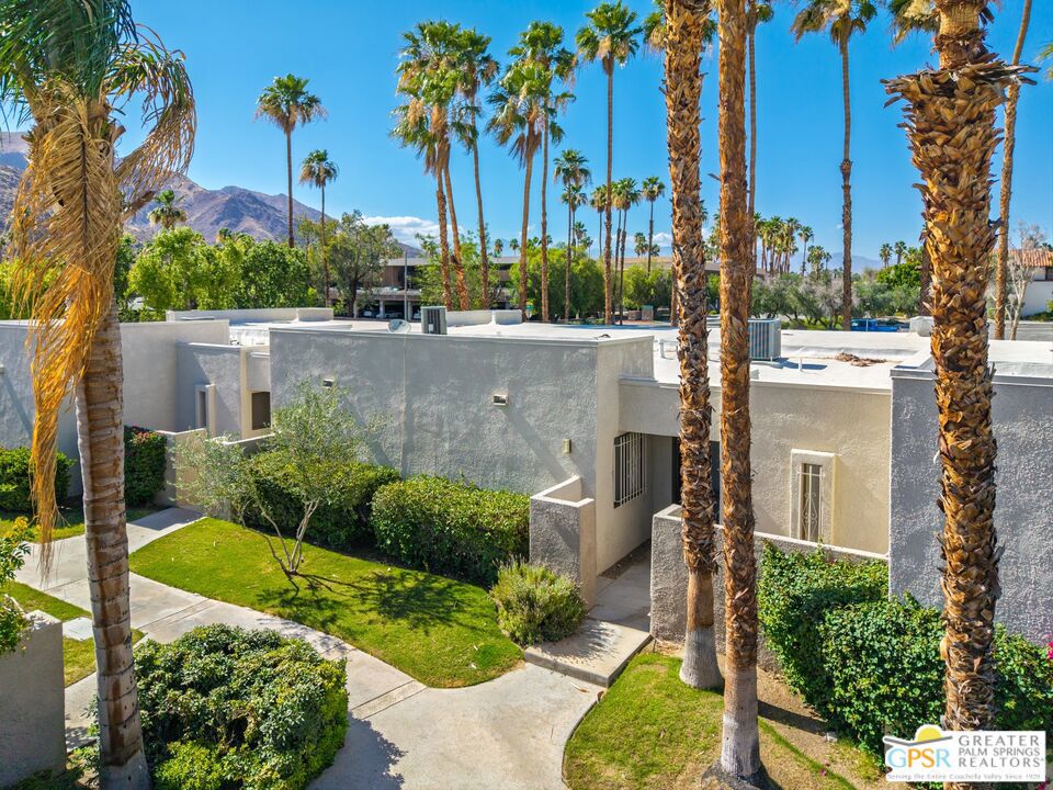 805 E Arenas Road