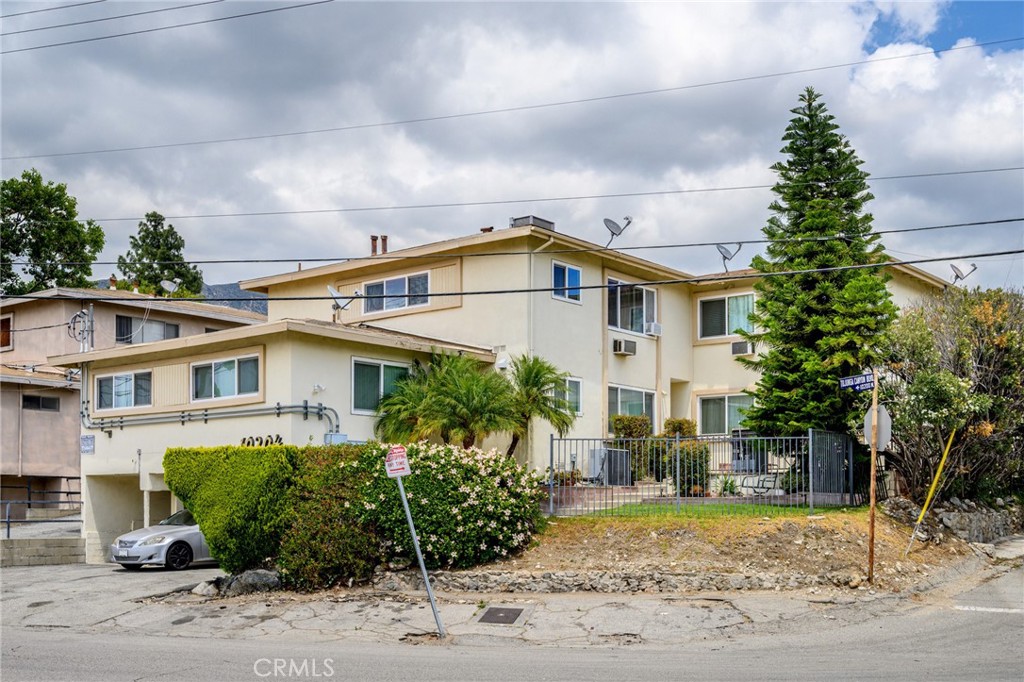 10204 Tujunga Canyon 2