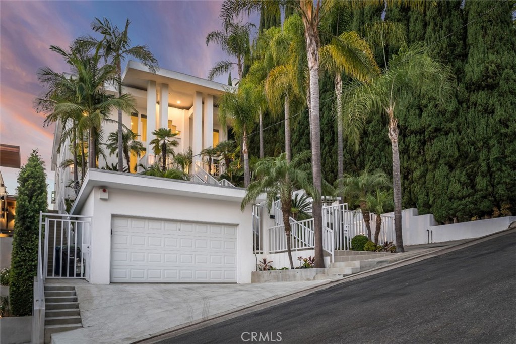 1255 Hilldale