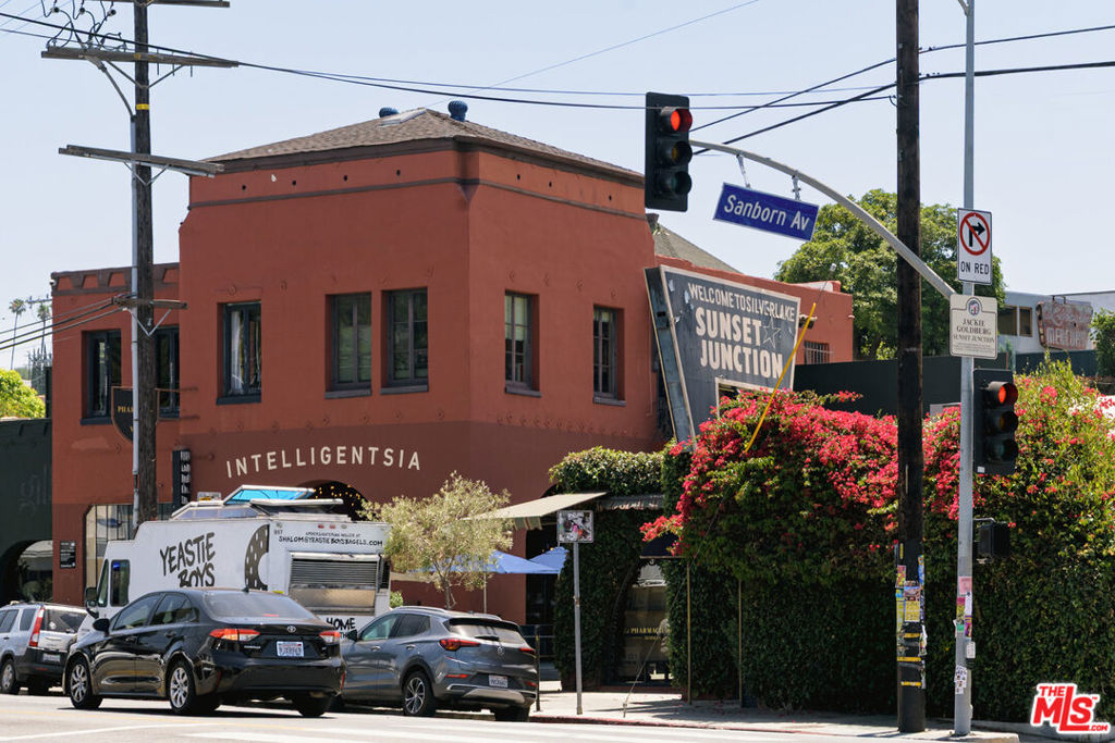 1123 Sanborn Lane