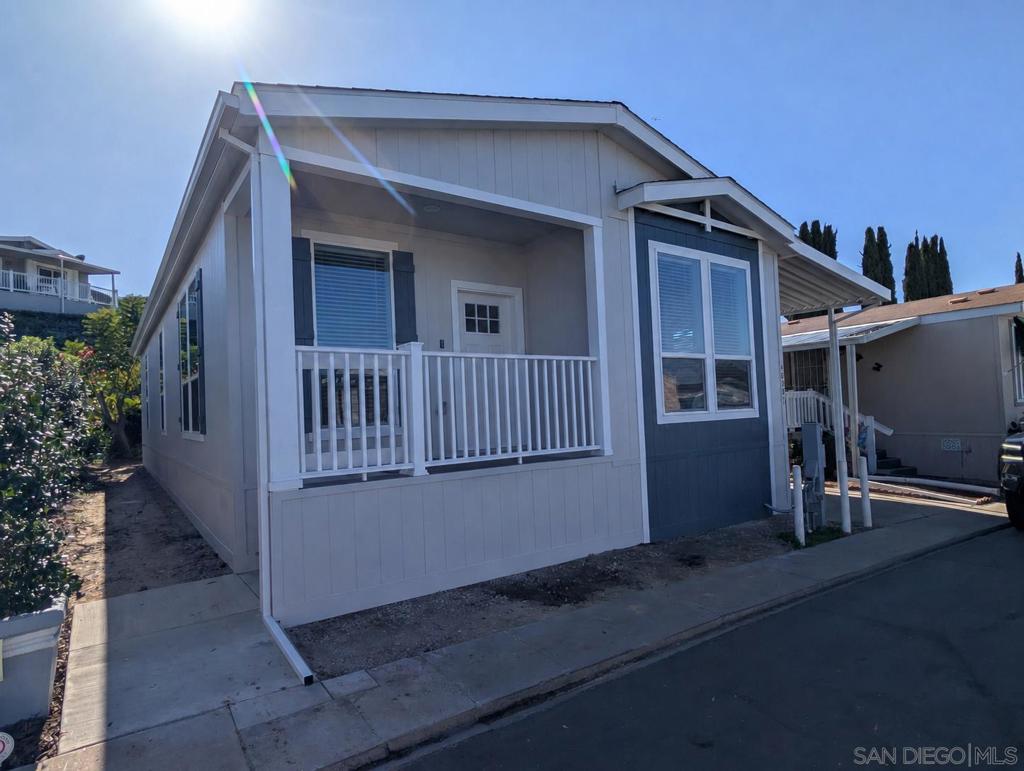 4898 1/2 Old Cliffs Rd