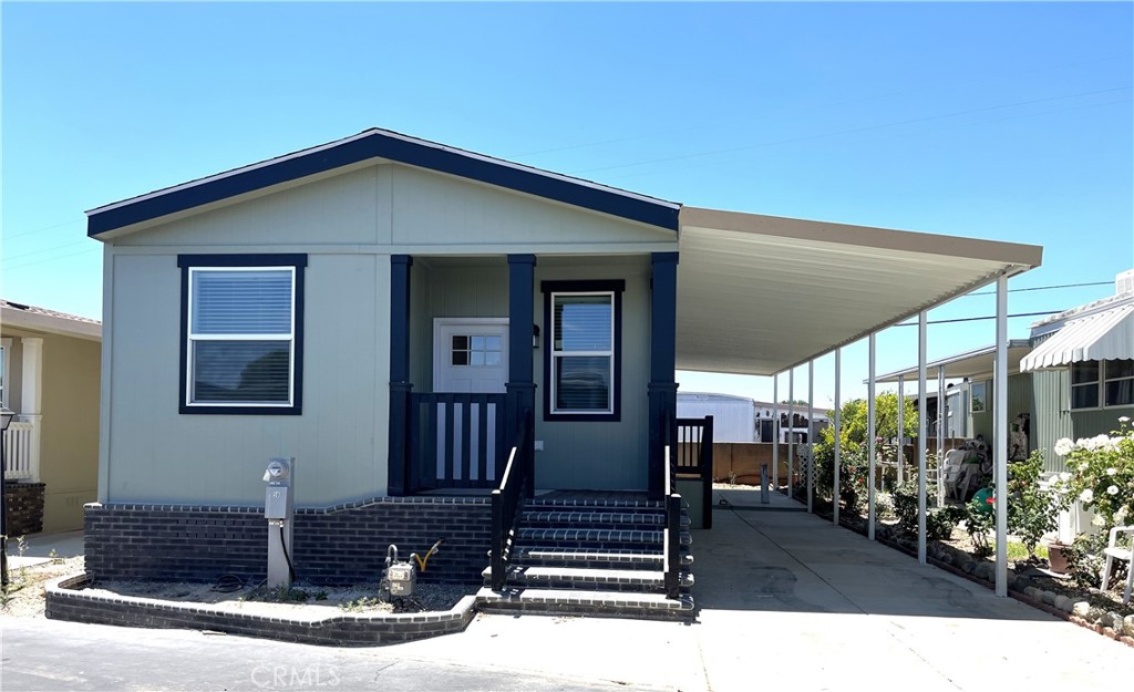 301 E Foothill Boulevard 58