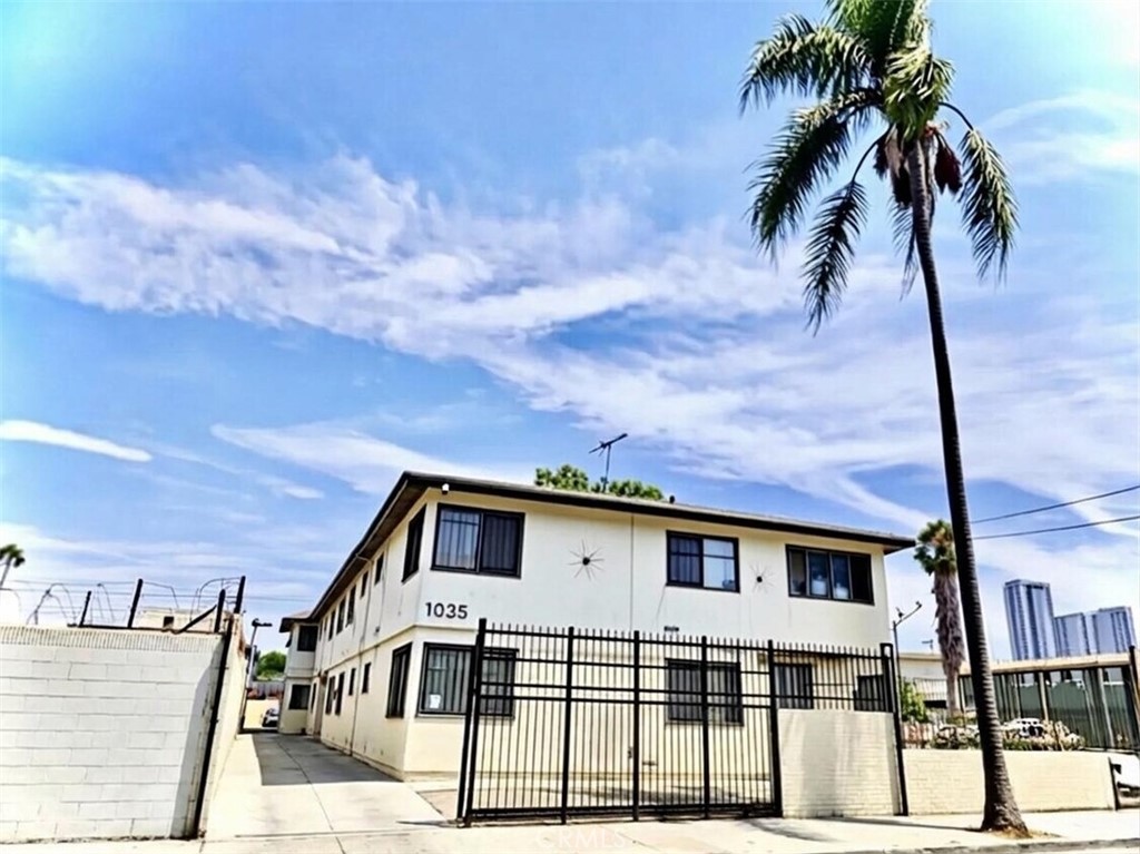 1035 W 17th