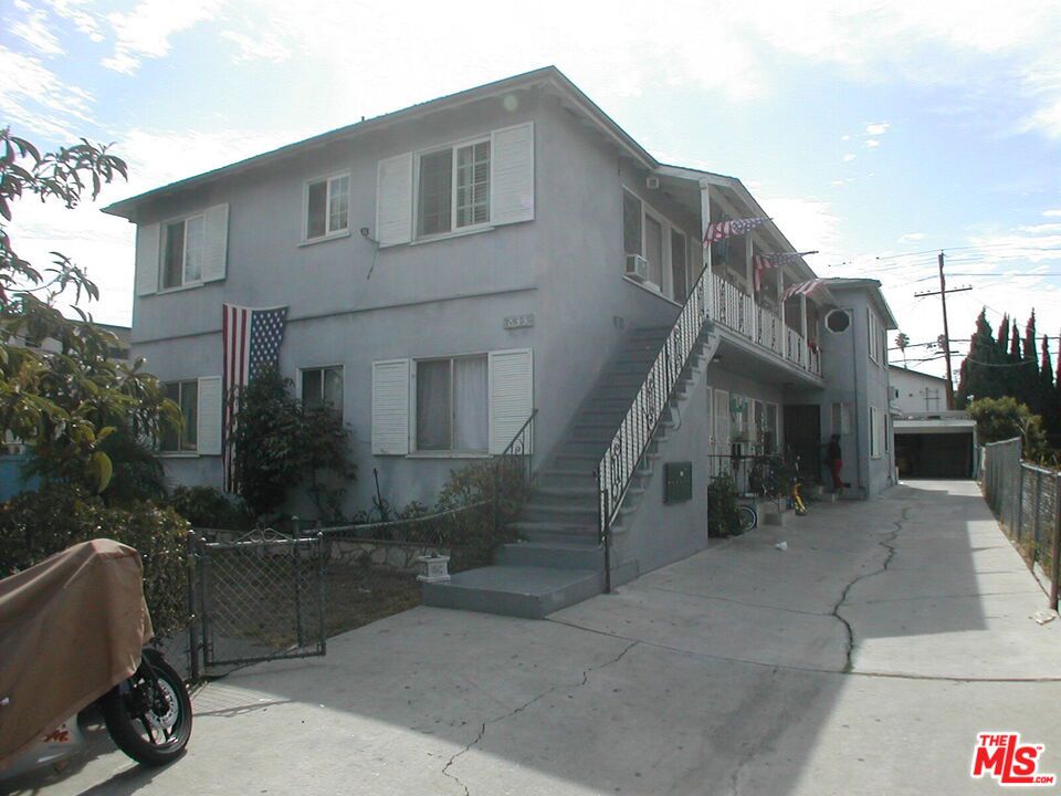 833 N Kingsley Drive 2