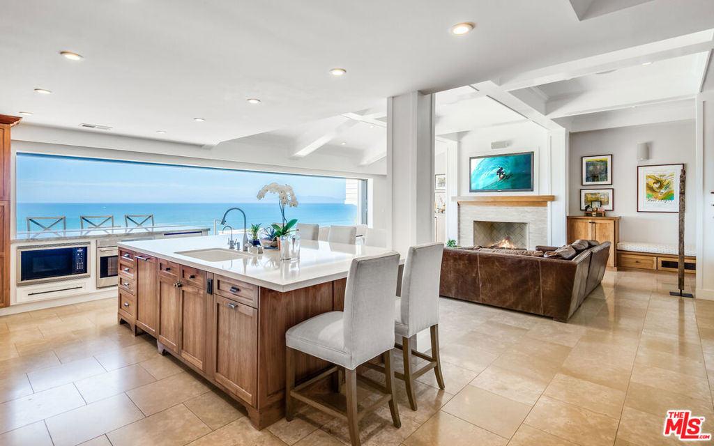 517 Paseo De La Playa