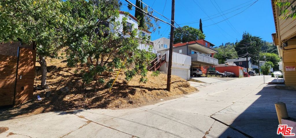 3643 Fredonia Drive