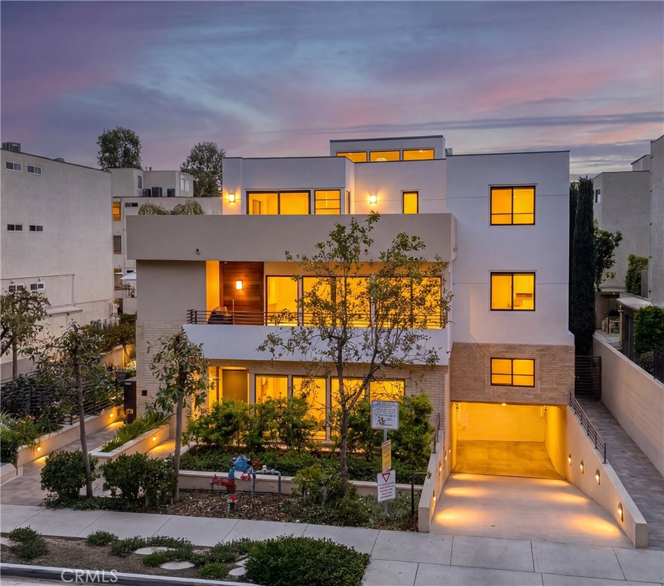 2428 E Del Mar Boulevard 206