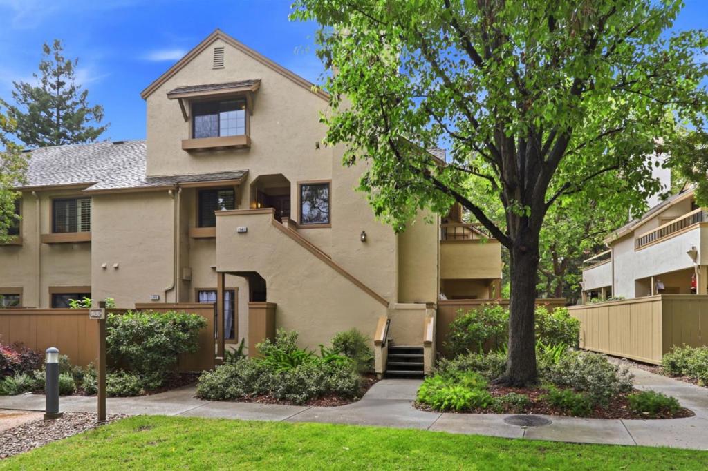 1941 Huxley Court