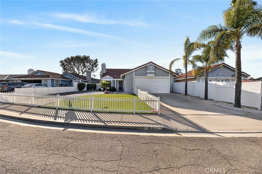 39427 Canyon Rim