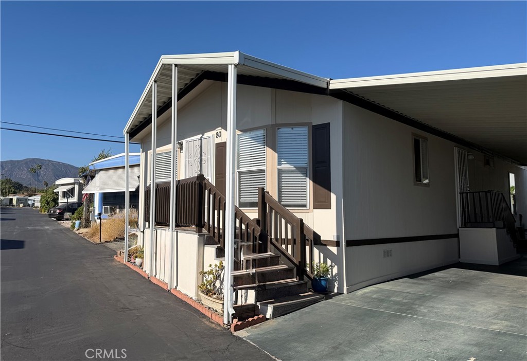 301 E Foothill Blvd