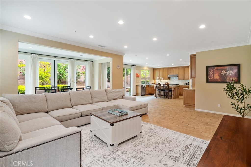 61 Crestwick
