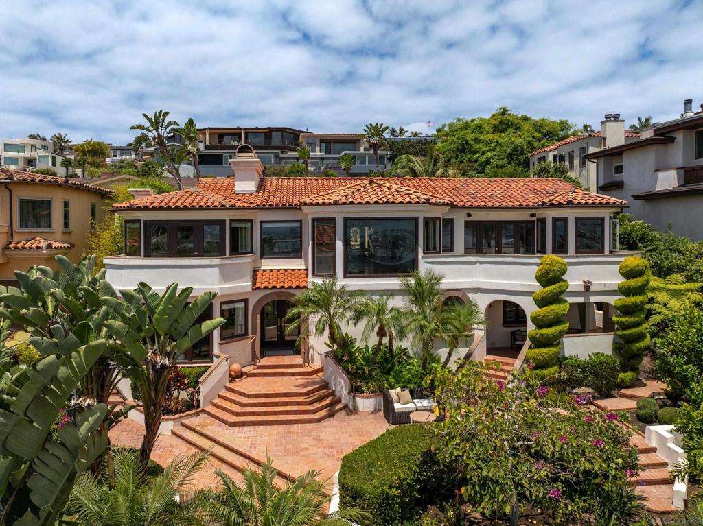 874 Harbor View W