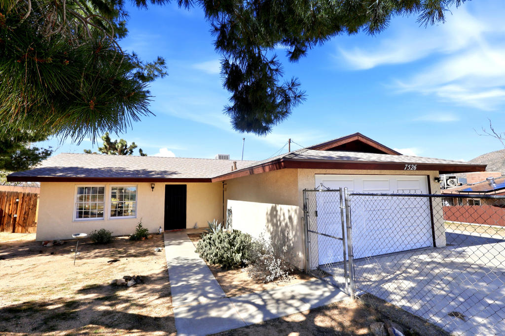7526 Apache Trail