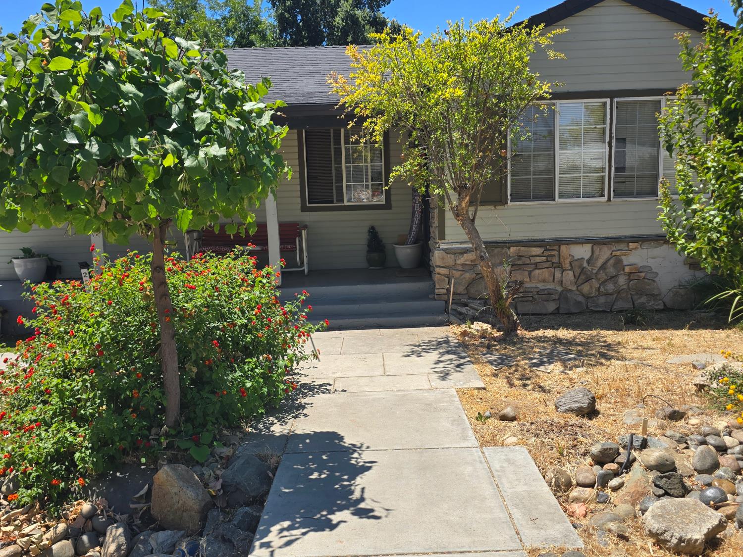 203 Severin Ave, Modesto, CA 95354-2849