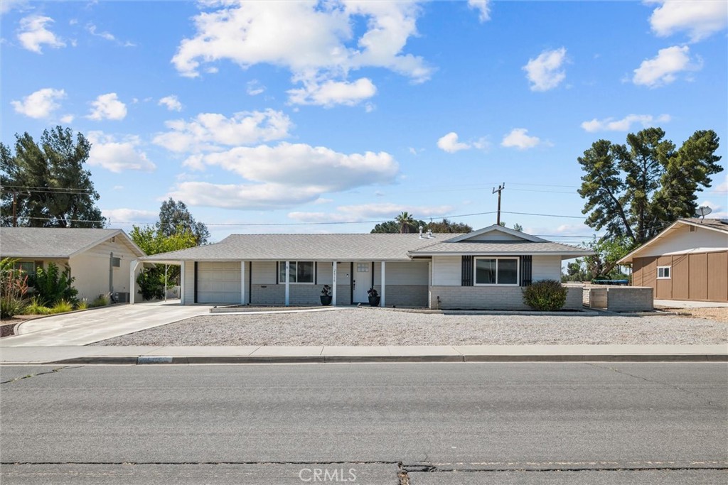 26750 Oakmont Dr