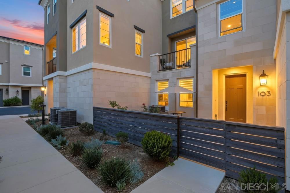 1225 Sunrise View 103