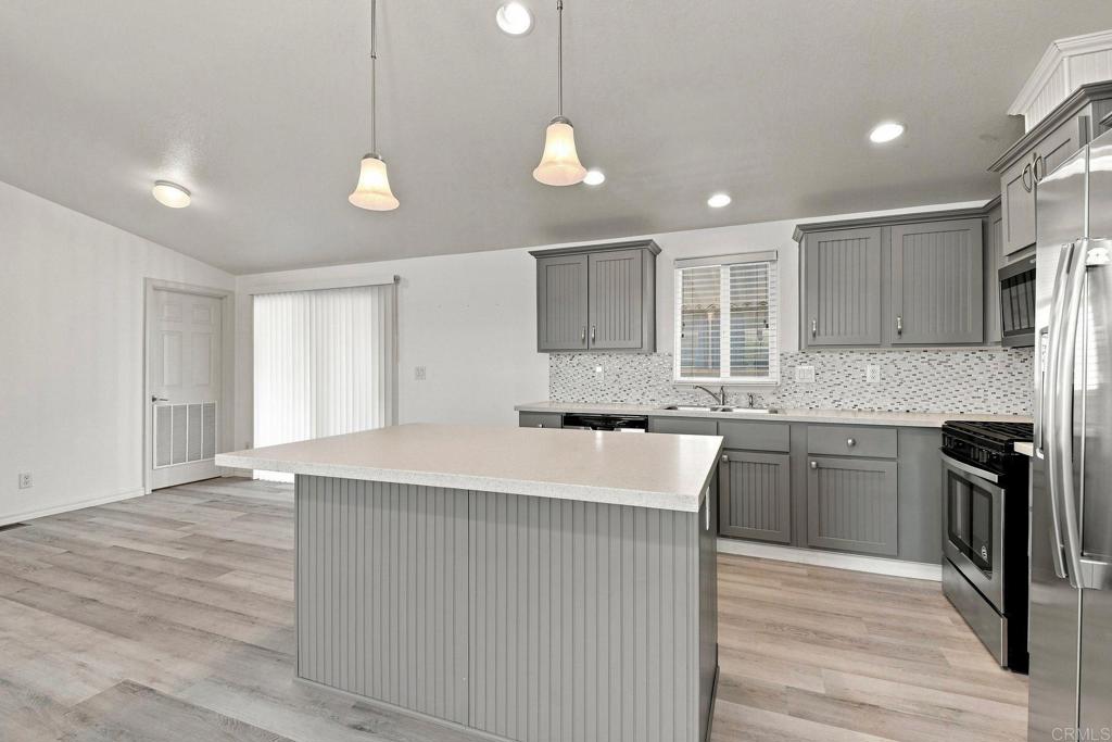 1515 Capalina Road 15