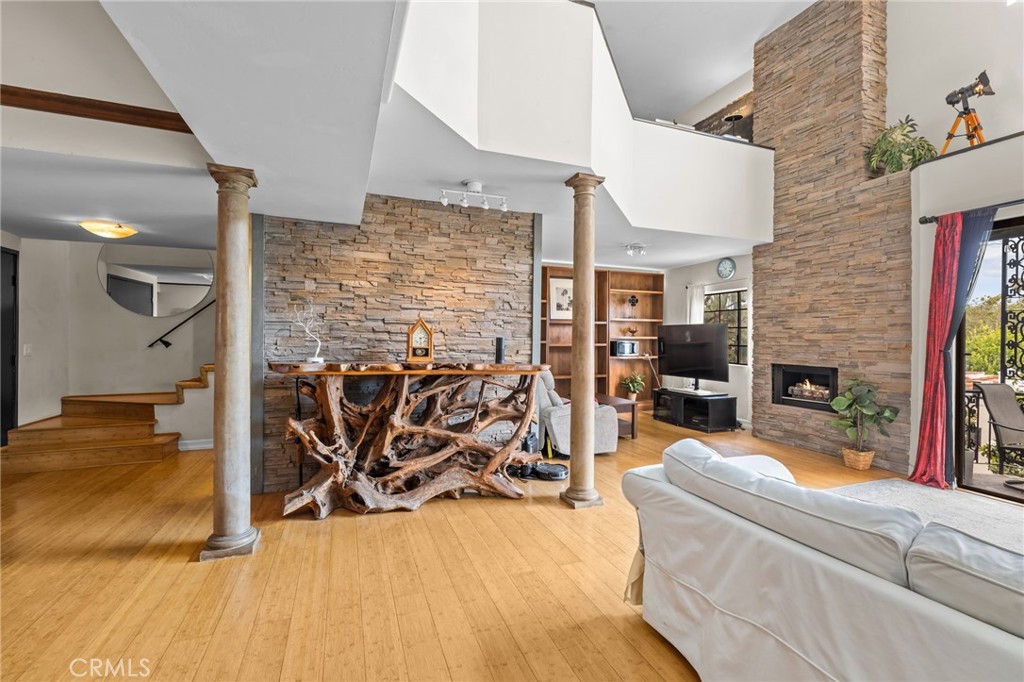 8712 Gregory Way 402