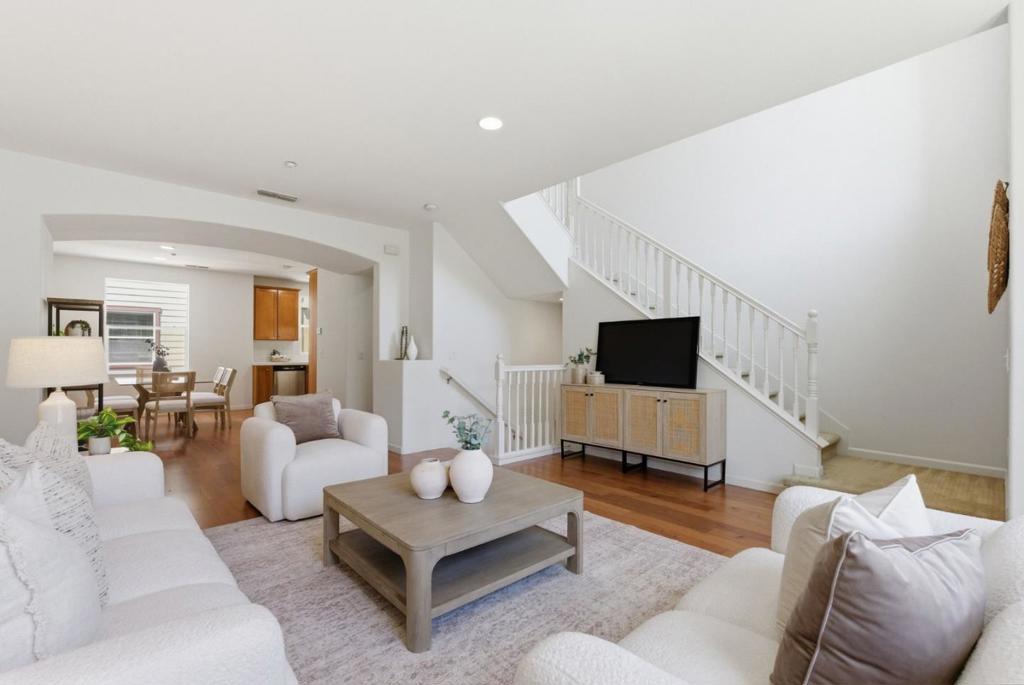 231 Peppermint Tree Terrace 3