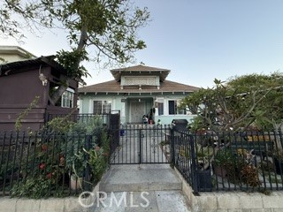 1457 W 25th