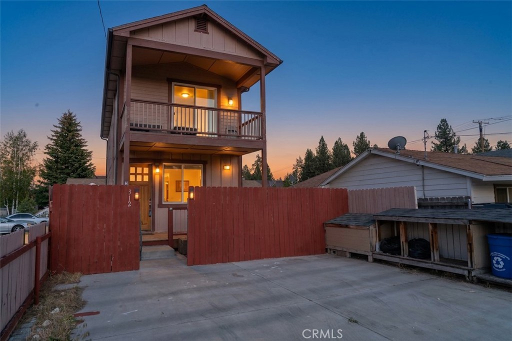 312 N Division