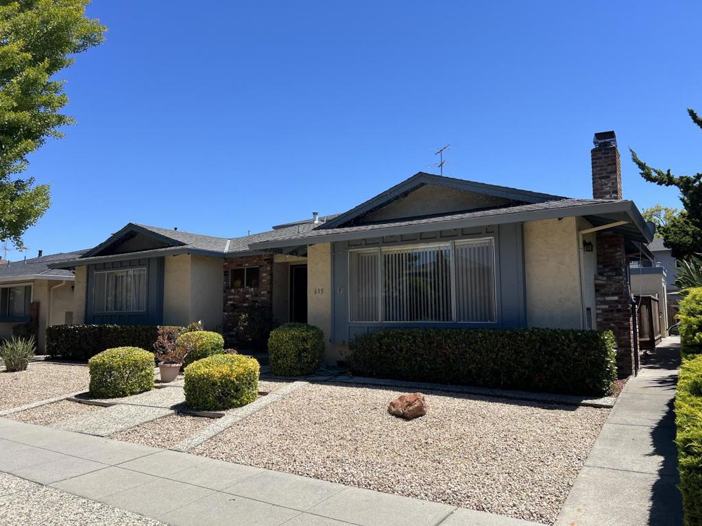 635 Bolton Court