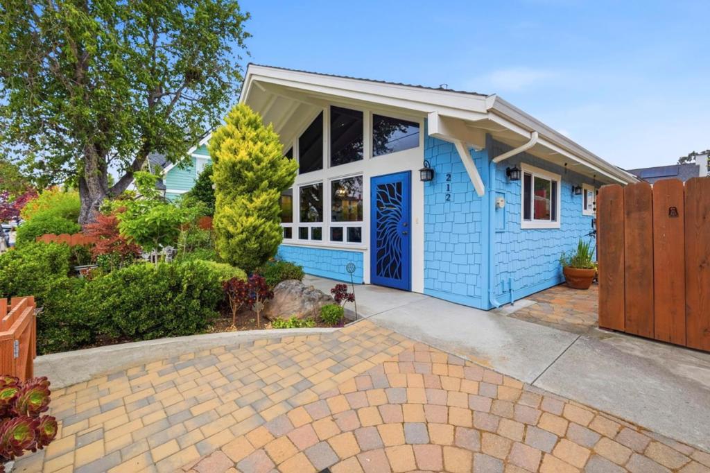 212 3rd Avenue