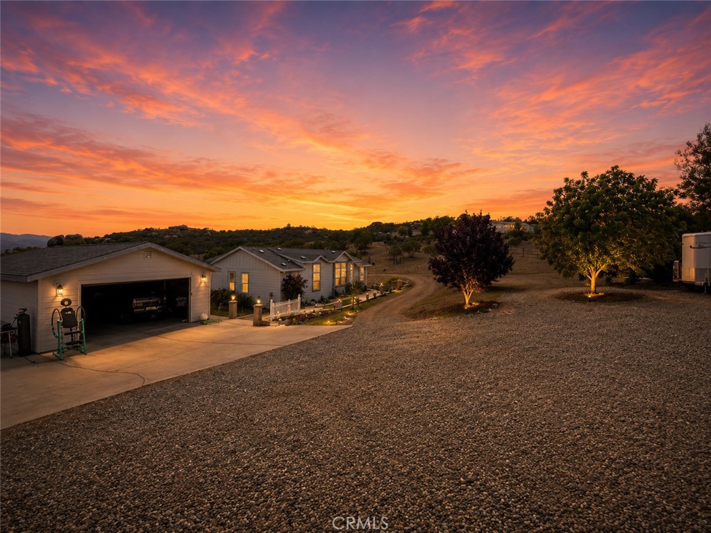 42913 rolling hills dr