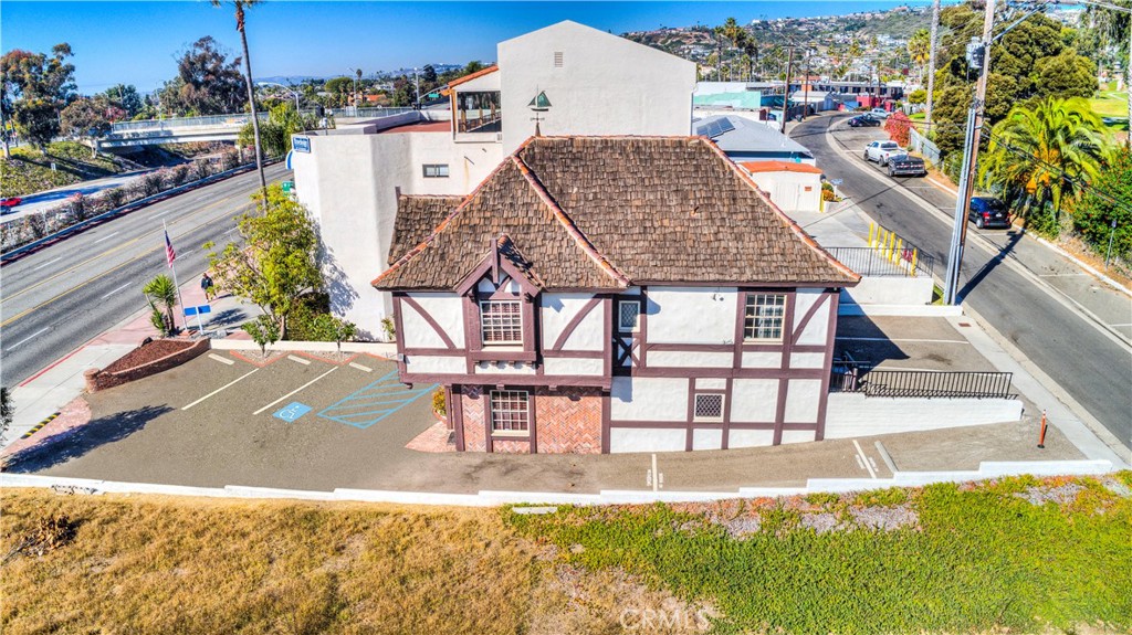 2449 S El Camino Real
