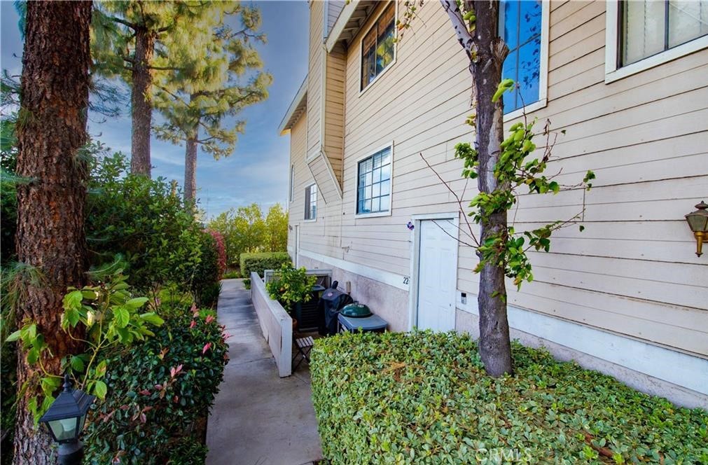 8338 Woodley Place 22