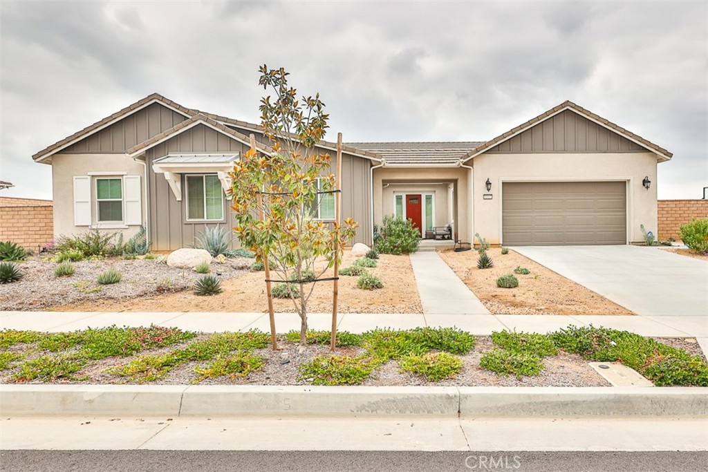 1112 W Empress